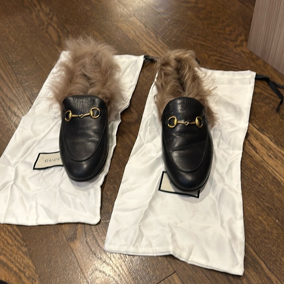 Gucci Jordaan Loafer with fur - Picture 1 of 6